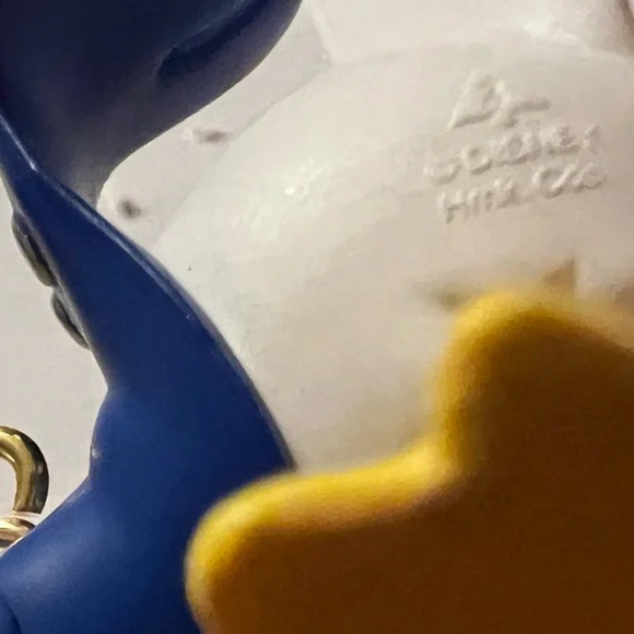 1999 Hallmark Keepsake Ornament Donald Duck Plays Cymbals - Picture 4 of 6